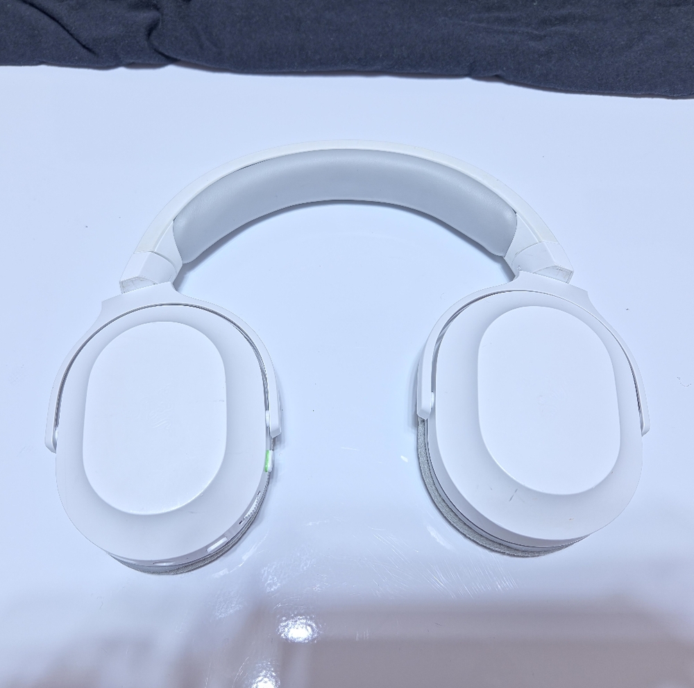 Razer Barracuda X (White) - FOR PARTS OR REPAIR - No Dongle/BT Issues